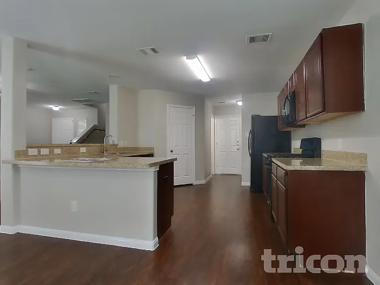 21407 Jamals Way — Photo 5