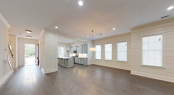 5th image of 661 Cummings Ln
