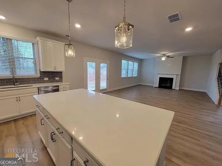 604 Cunninghame Ct — Photo 4