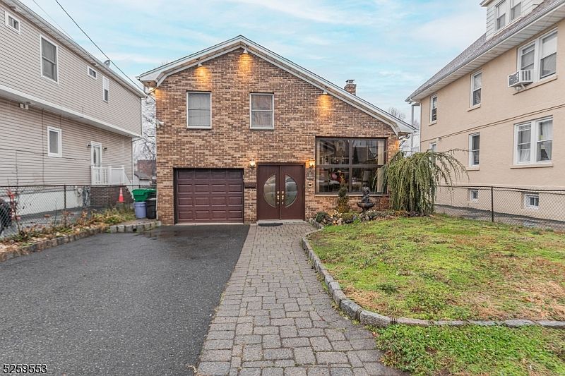 1st image of 18 Essex St