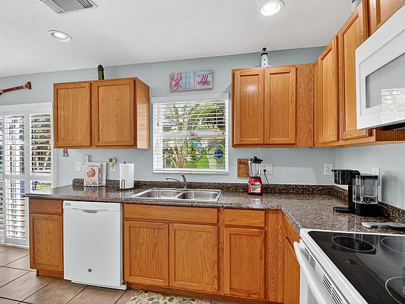 3rd image of 6164 Willoughby Circle