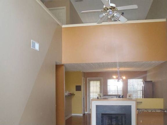 Living Room w/High Ceilings