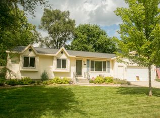 615 E River St, Spring Lake, MI 49456