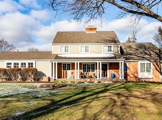 26161 Shaker Blvd, Beachwood, OH 44122