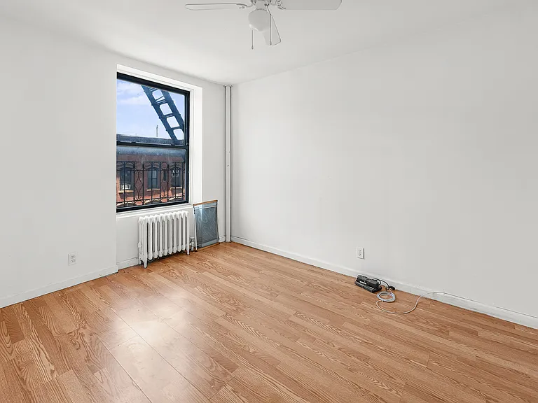 124 Mott St #31 — Photo 1