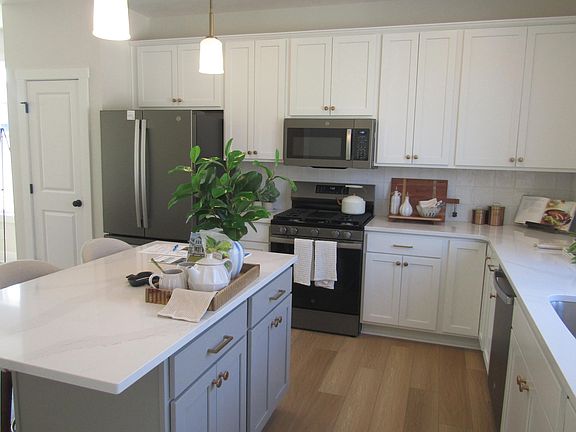 3rd image of 6114 Stahl Dr #16