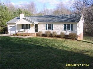 4608 Cedarline Dr, Greensboro, NC 27409