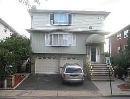 301 paulanne Ter Front