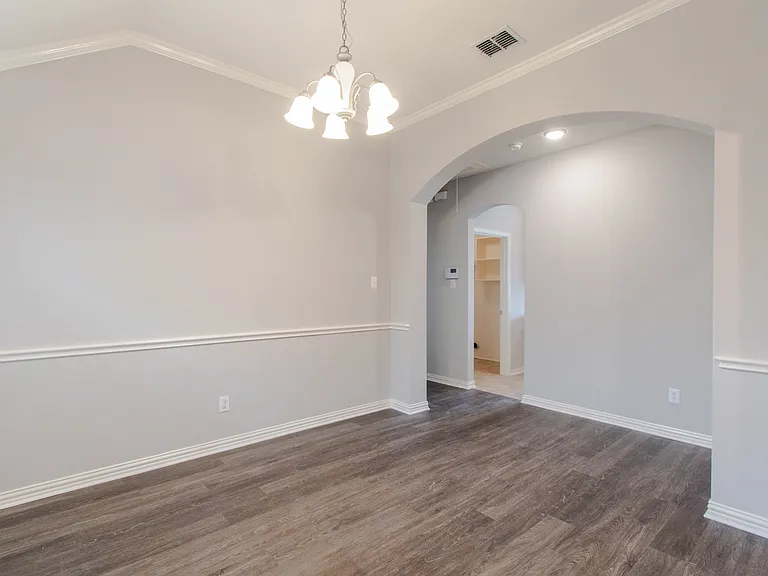1140 Victory Bells Dr — Photo 2