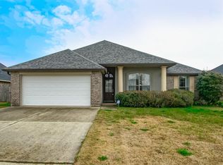 218 W Pin Oak Dr, Saint Rose, LA 70087