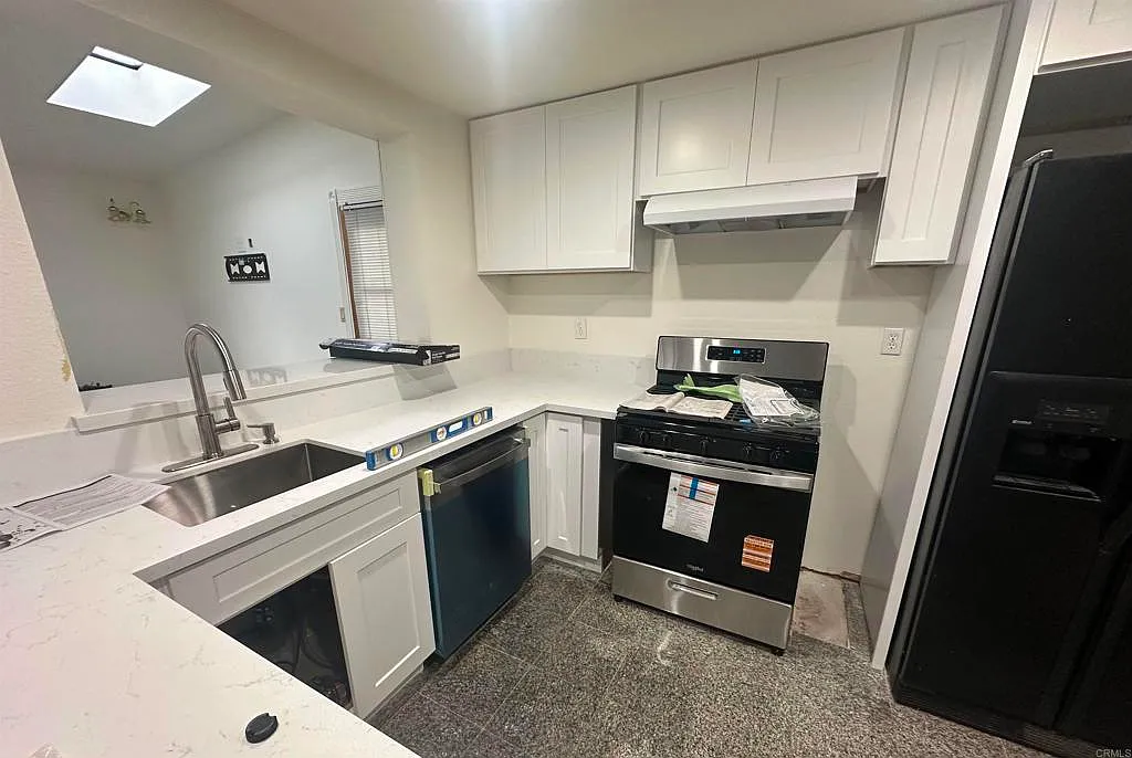 4 bed, 2000 sqft, $4,800 — Photo 2
