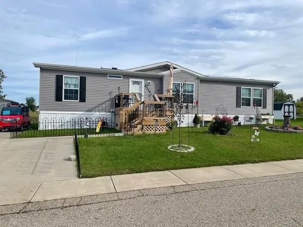 11779 Northern Shrs, Holland, MI 49424