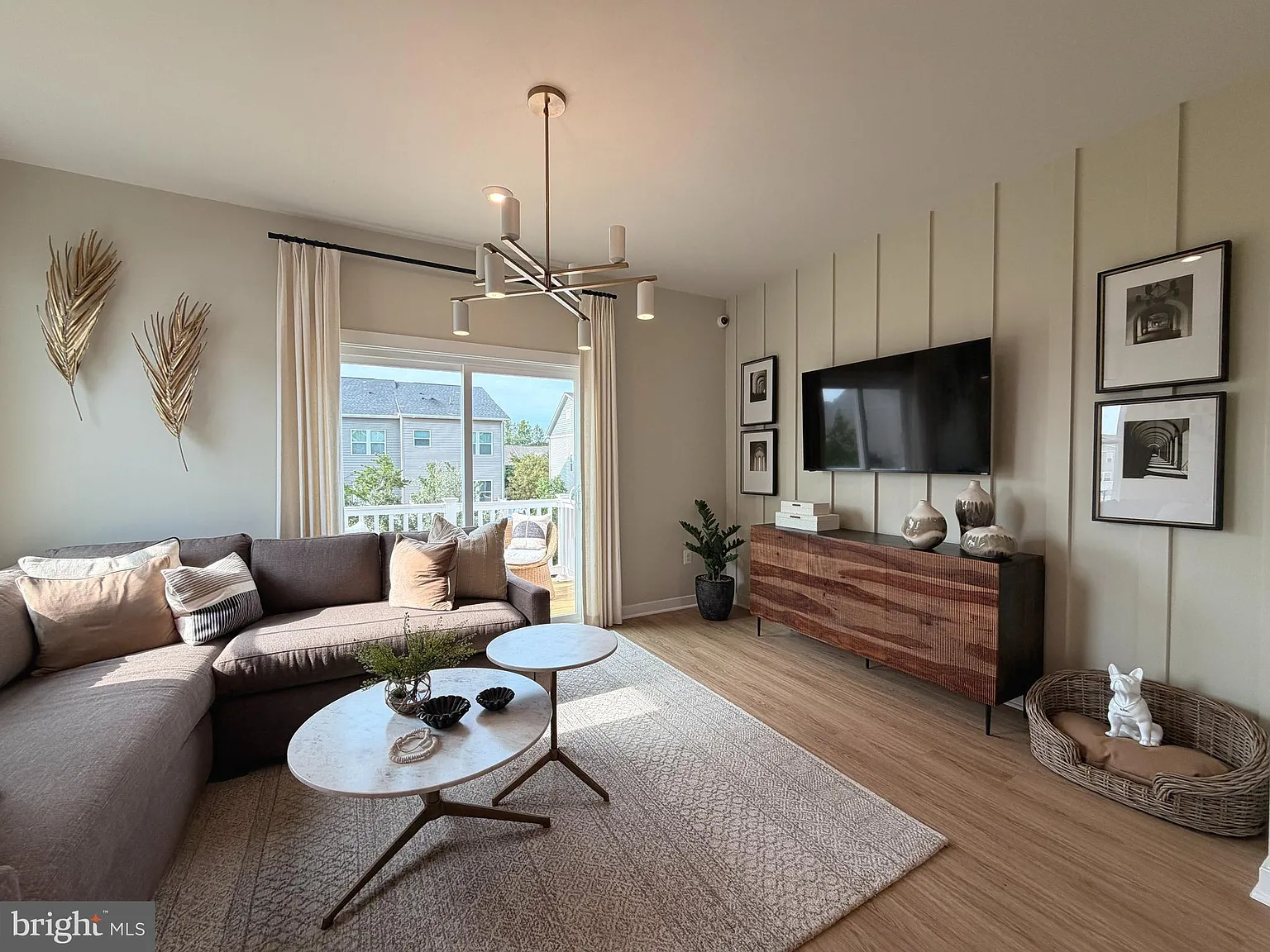 3 bed, 3.5 bath, 2015 sqft, $3,098 — Photo 3
