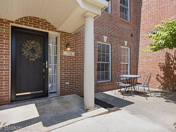 2nd image of 5748 Hampshire Ln