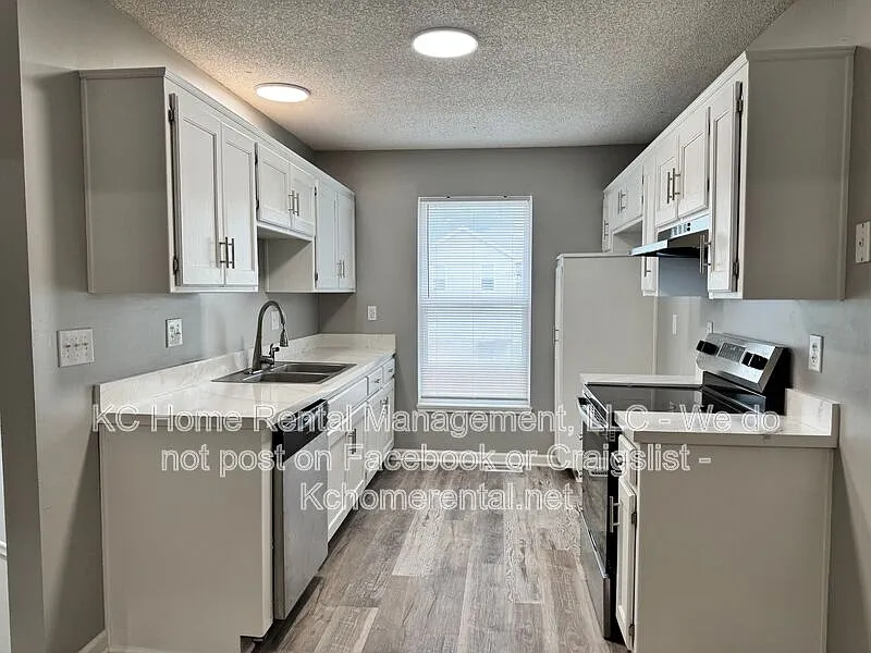 3 bed, 2.0 bath, $1,395 — Photo 3