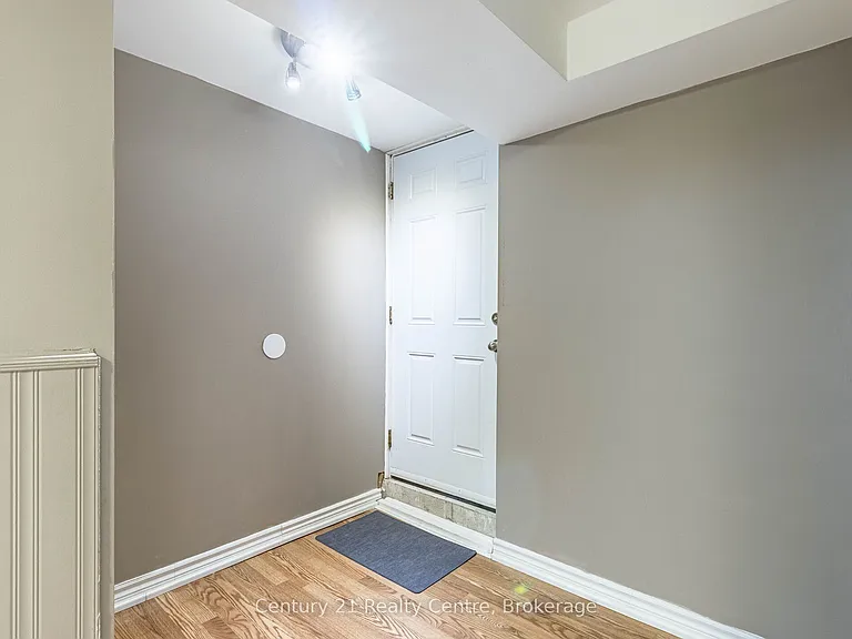34 Niagara Pl #BASEMENT — Photo 14