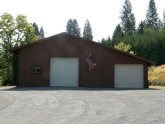 3872 Sq. Ft. Workshop with a full bath