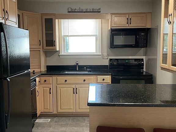 Kitchen(with island)