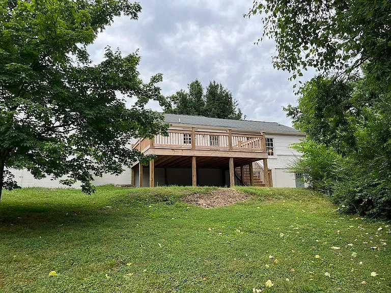 409 Barbara Dr — Photo 56