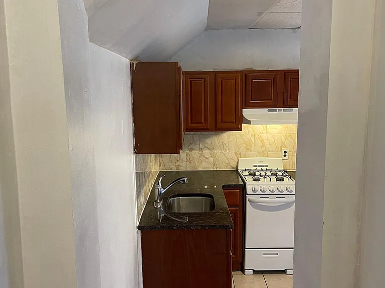 512 S 41st St #8 — Photo 17