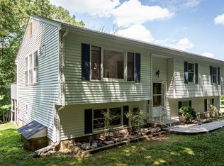 27 Gifford Ln, Bozrah, CT 06334