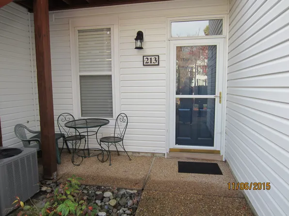 213 Persimmon Dr, Yorktown, VA 23693