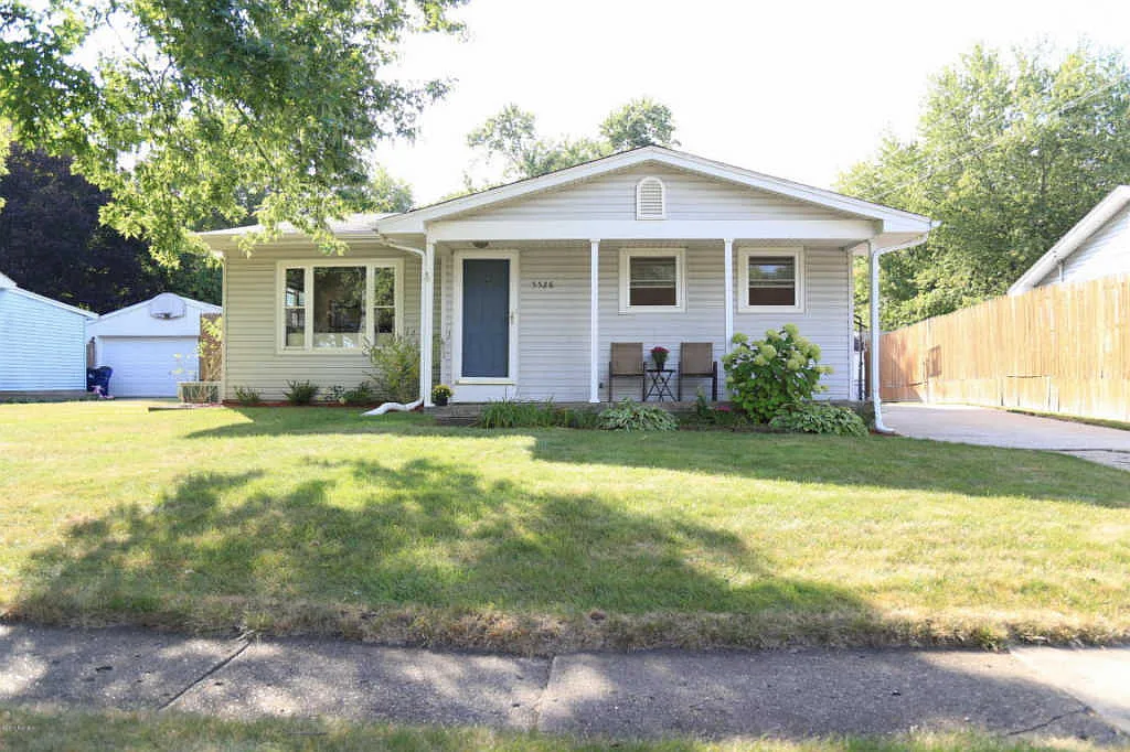 5526 Cabot St photo 1