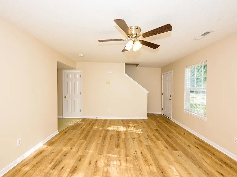 106 Keith Ct — Photo 5