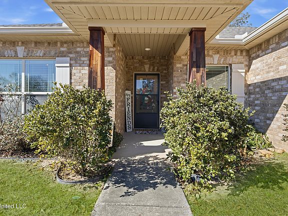 3rd image of 13723 Ridgehaven Way