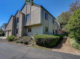 16435 Tia Ct, Brookfield, WI 53005