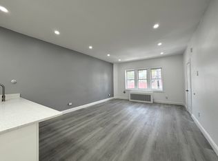 209 Main St #2S, Farmingdale, NY 11735