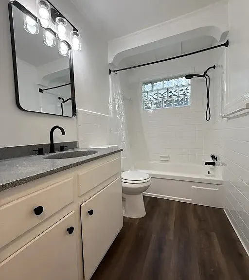 1978 Wellbourne Dr NE #6 — Photo 3