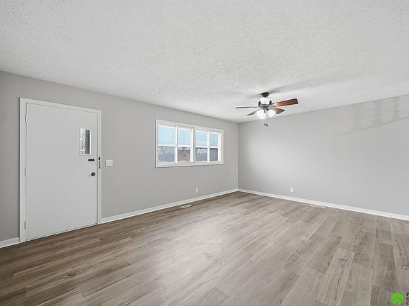4th image of 5915 Holdrege St