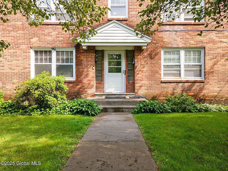 4th image of 11 Kimberly Street