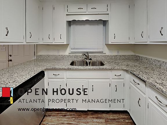 5th image of 2957 Rock Bridge Dr NE