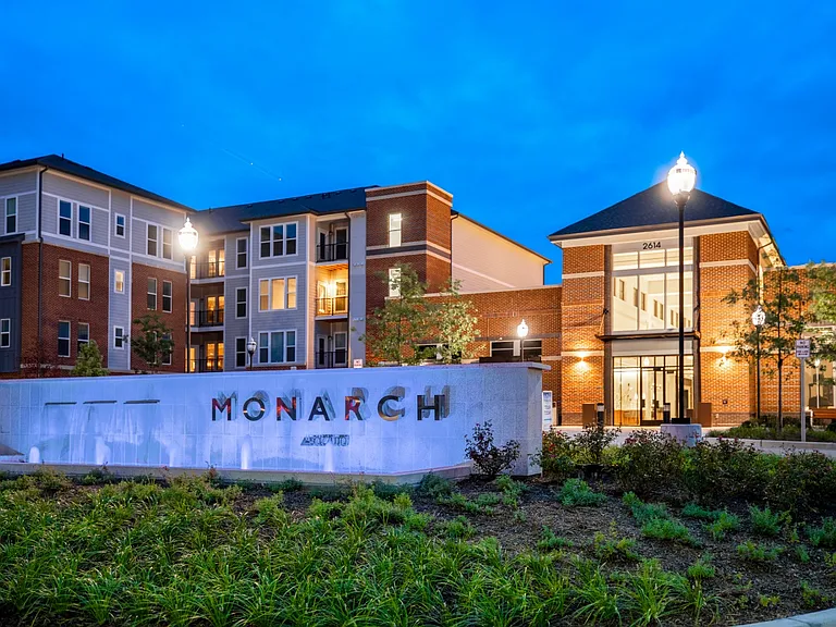 Monarch — Photo 39