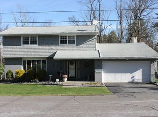 13 Warren Dr, Dallas, PA