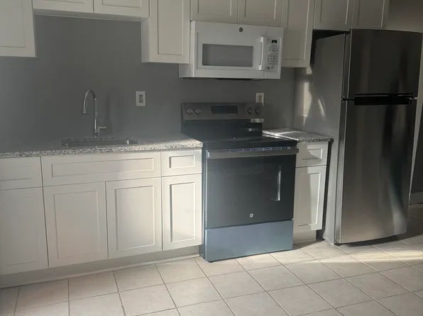 4622 Woodland Ave #1R, Philadelphia, PA 19143