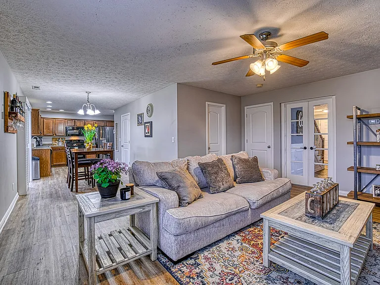 4880 Imperial Dr — Photo 35