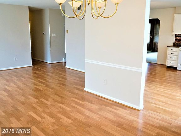 3rd image of 303 S Lincoln Ave