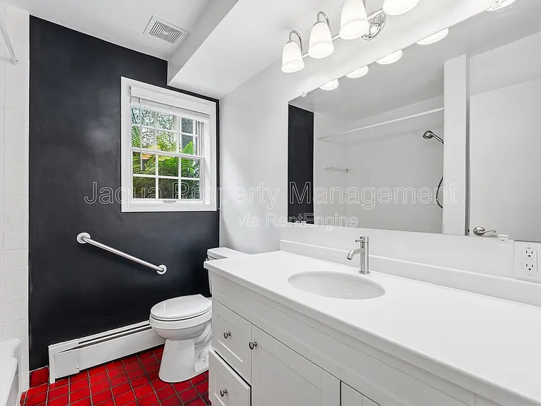 4420 Croyden Ave — Photo 15