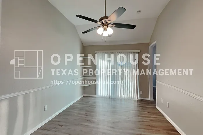 1115 Old Knoll Dr — Photo 7