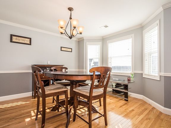5th image of 39 Glenside Dr