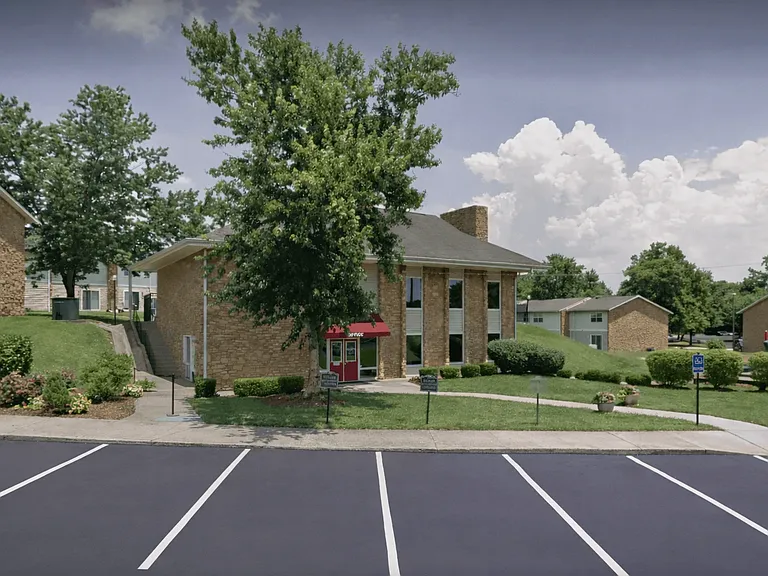Burning Tree Apartments — Photo 16