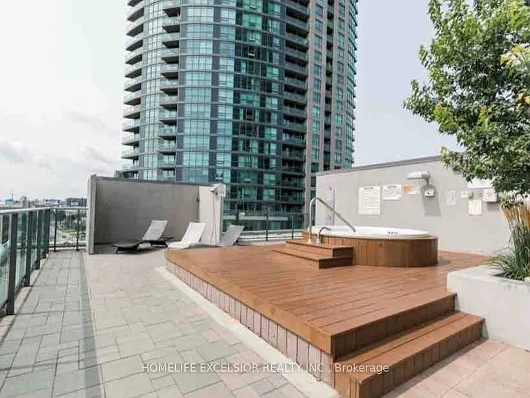 215 Fort York Blvd S #2903 — Photo 24