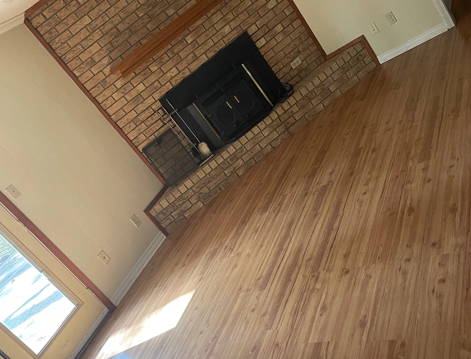 104 Apache — Photo 2