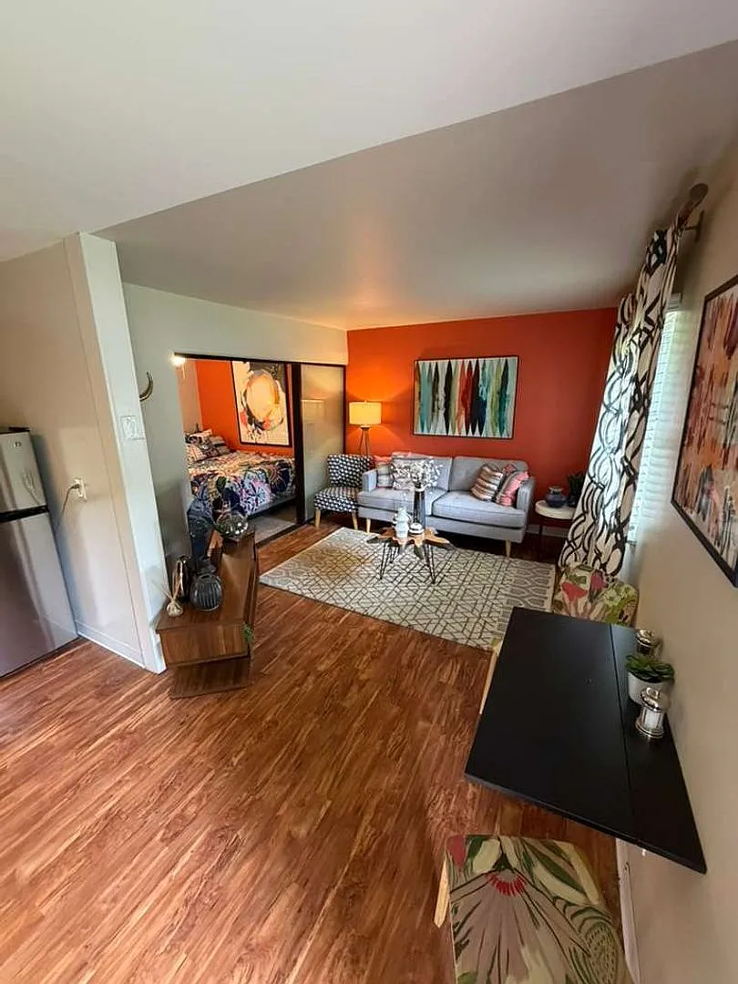 French Beautiful & Spacious 1-Bedroom Apartment at Heritage Apartments — Photo 1
