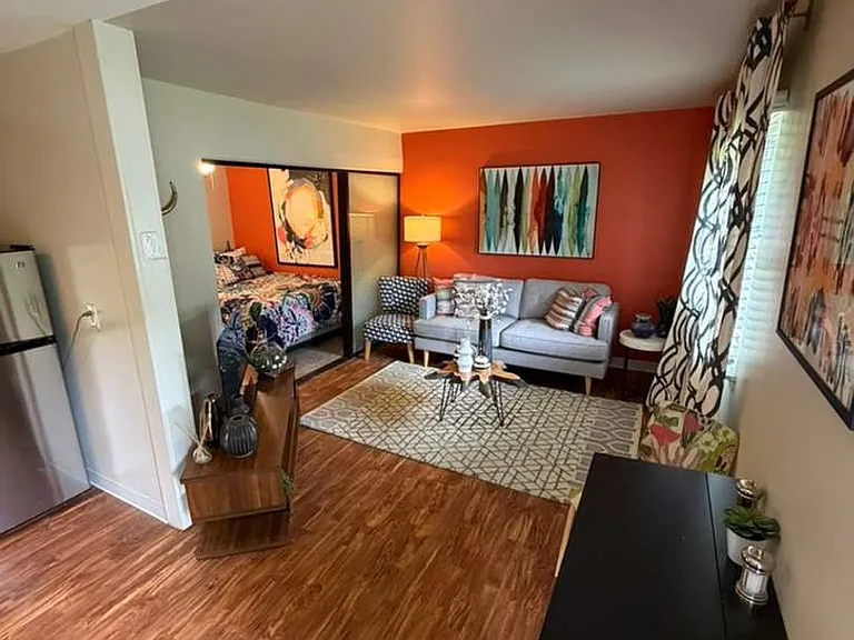1810 Lafayette Pl — Photo 1