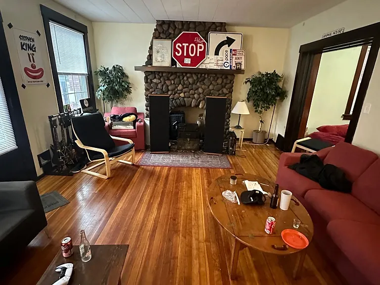 435 Ada St — Photo 5