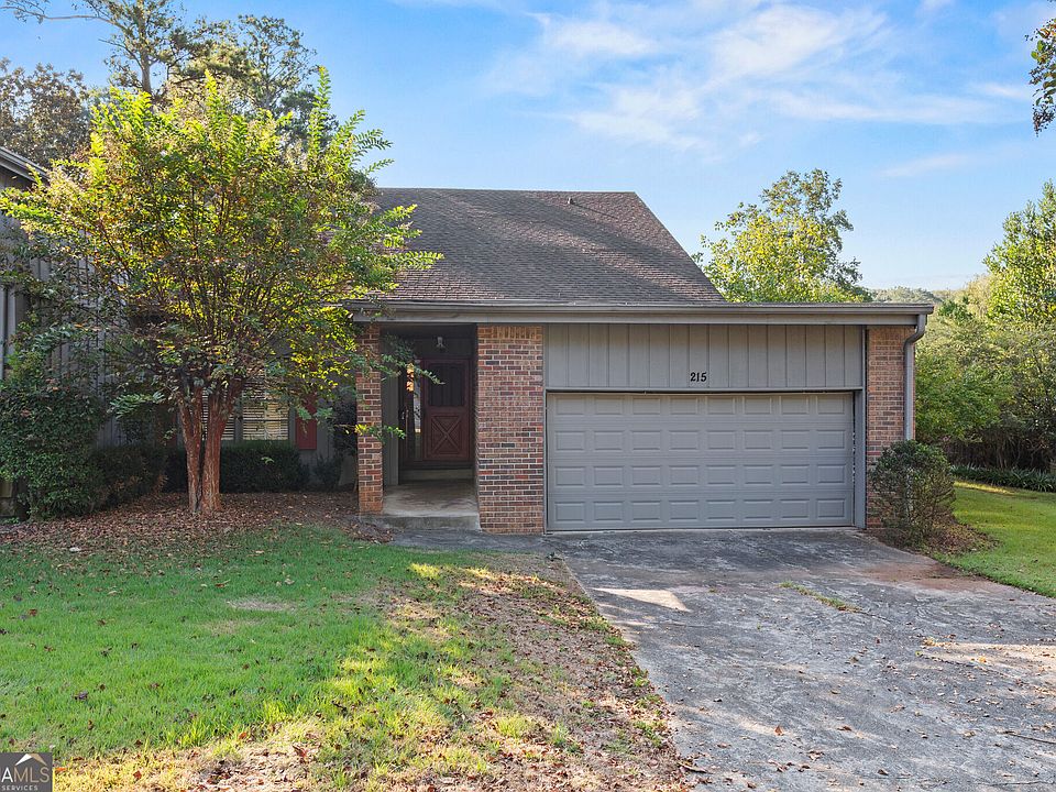 1st image of 215 Leeward Ln